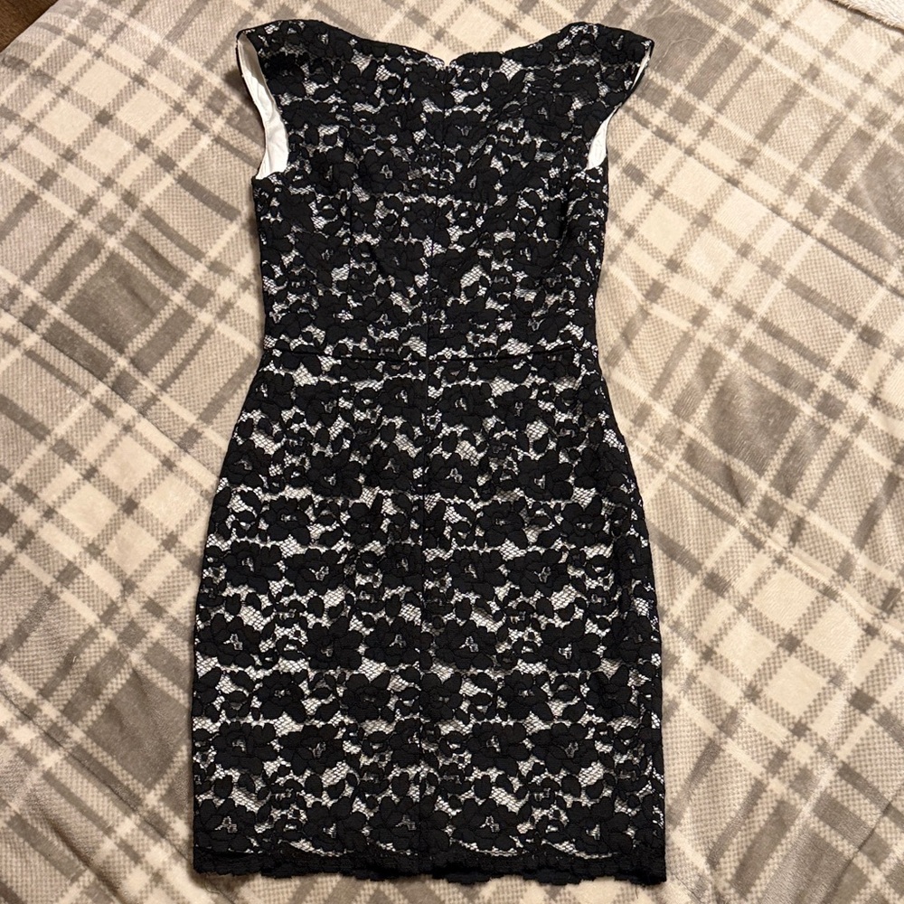 French Connection Elegant Black Floral Lace Dress (Size 6) - Picture 2 of 7